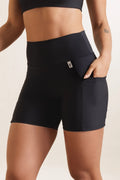Short Básico com Bolsos Action Thais Ferreira