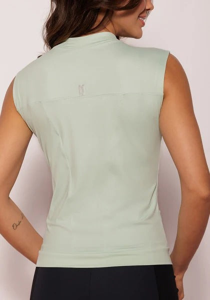 299684COLETE RECORTES ANATOMICOS E BOLSOS FUNCIONAIS UV